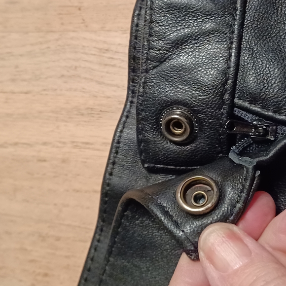 VINTAGE 90'S T. EDWARDS LEATHER PENCIL SKIRT SIZE 10 - Picture 8 of 11